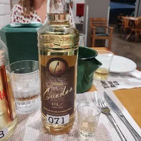 CACHAÇA GUEDES OURO CARVALHO FRANCÊS