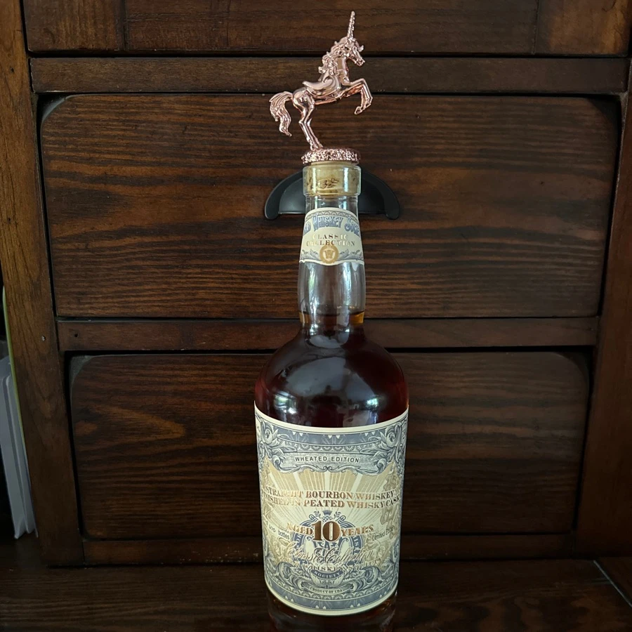 Straight Bourbon Whiskey Finished in Oeated Whisky Cask