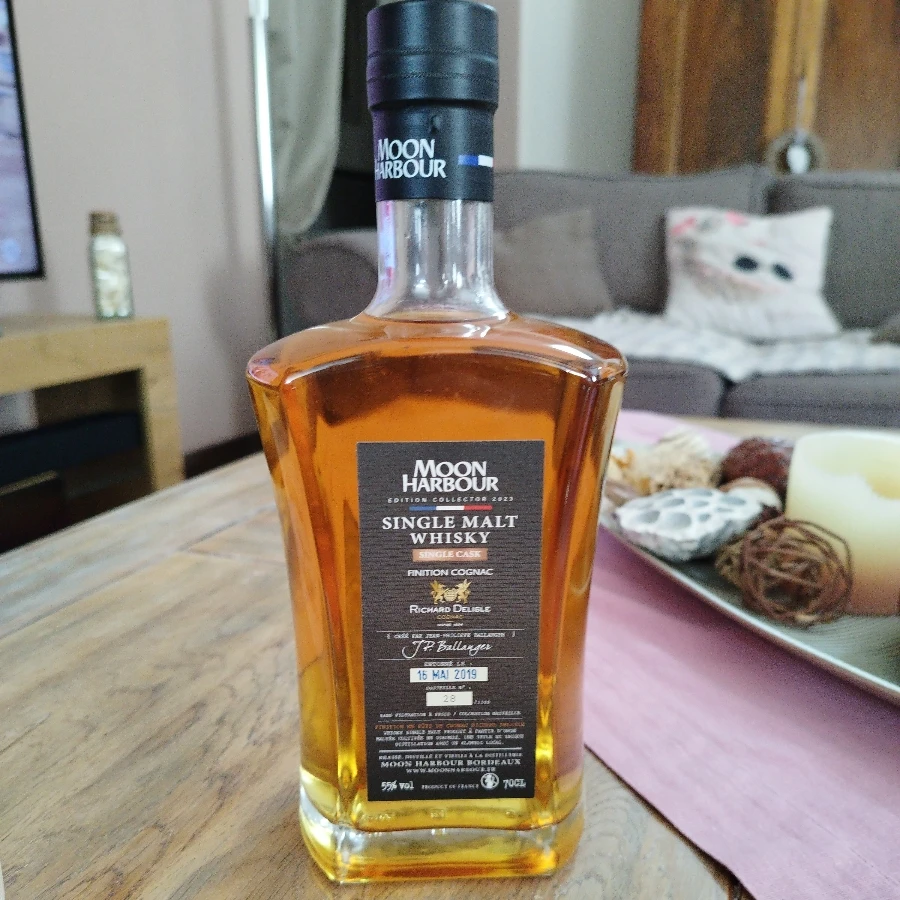 Moon Harbour single cask cognac finish