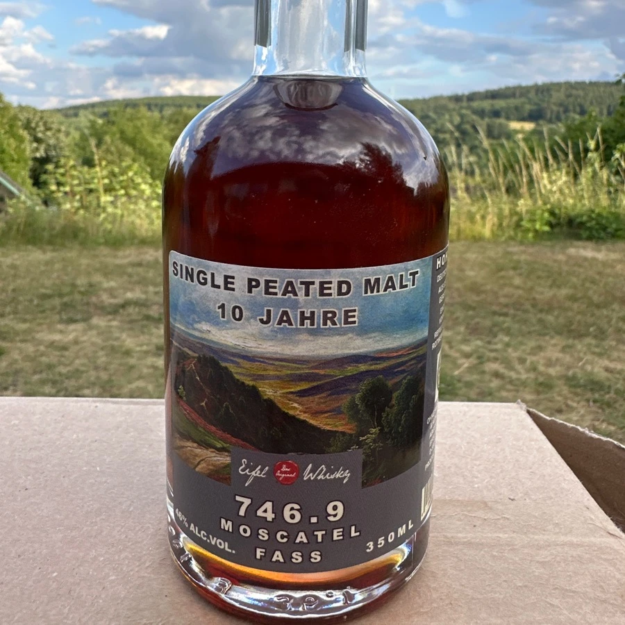746.9 Eifel Whisky Single Peated Malt "Moscatel Cask" (10 Jahre)