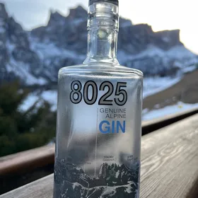 8025 Genuine Alpine Gin