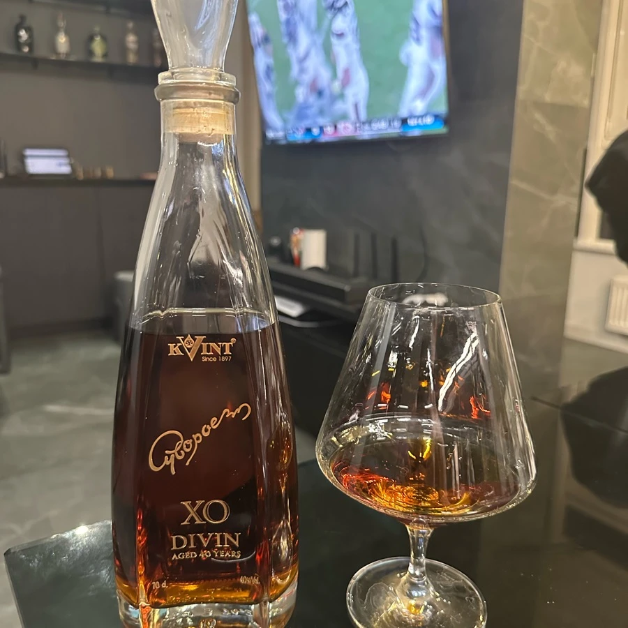 Kvint XO Divin aged 40 years