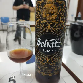 LICOR DE CERVEJA E CARVALHO SCHATZ