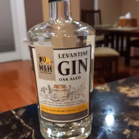 Levante oak aged gin