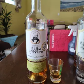 CACHAÇA VELHO FERREIRA IPE AMARELO