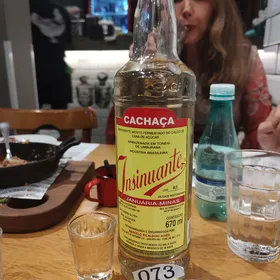 CACHAÇA INSINUANTE OURO