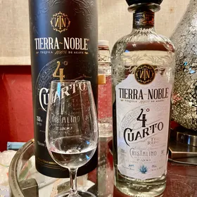 Tierra Noble 4 Cuarto Cristalino Reposado