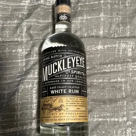 Muckleyeye White Rum