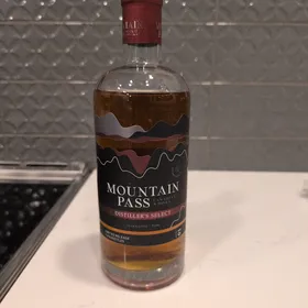 Fort Distillery Mountain Pass Distillers Select Batch 01