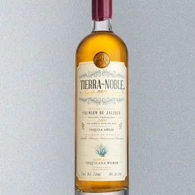 Tierra Noble Añejo