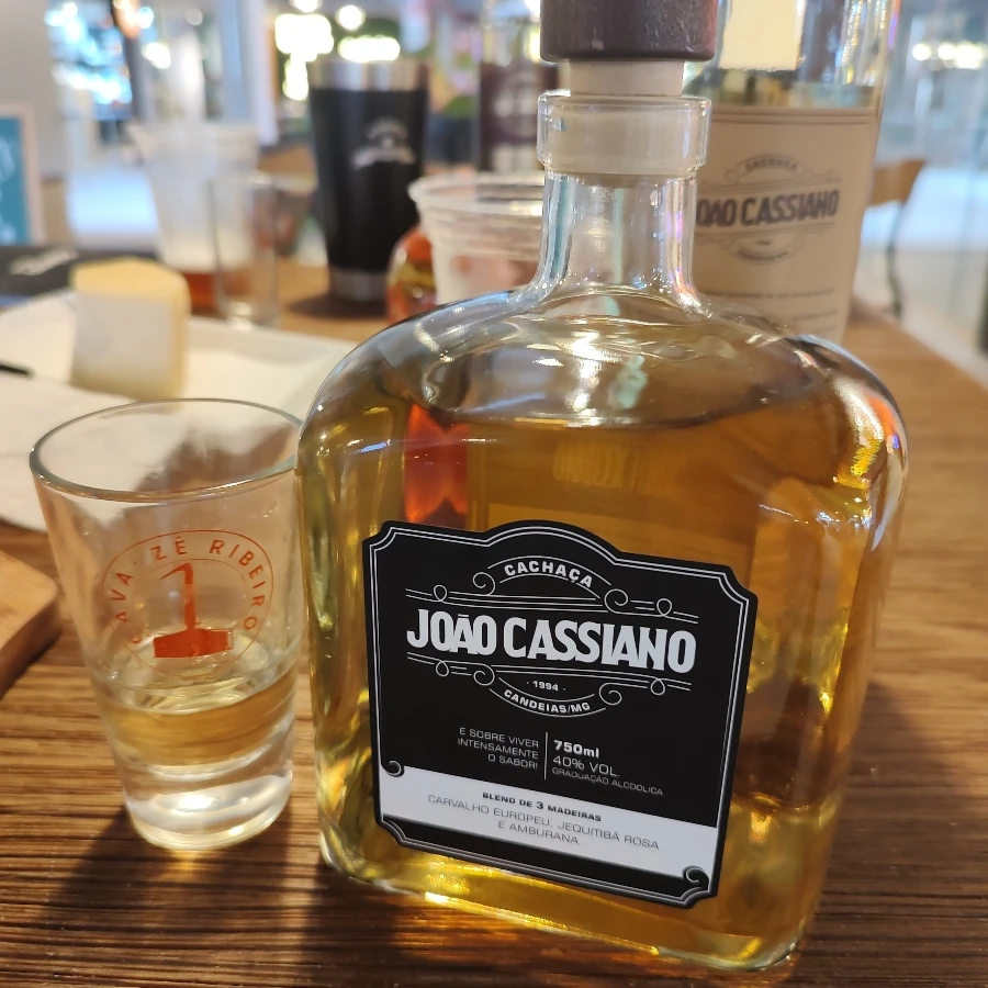 CACHAÇA JOÃO CASSIANO BLEND 3 MADEIRAS
