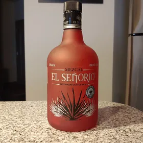 El Señorio Mezcal Reposado con Gusano