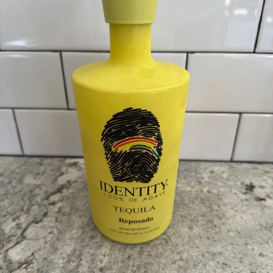 identity - Resposado