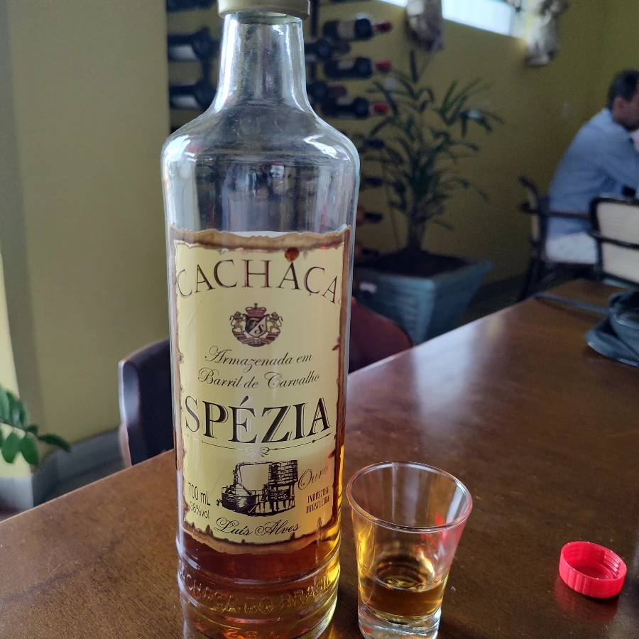 CACHAÇA SPEZIA OURO CARVALHO LABEL: 08/20