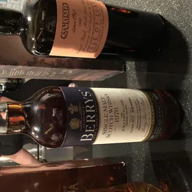 Jura 1976 35 Year (Berry Bros. & Rudd)
