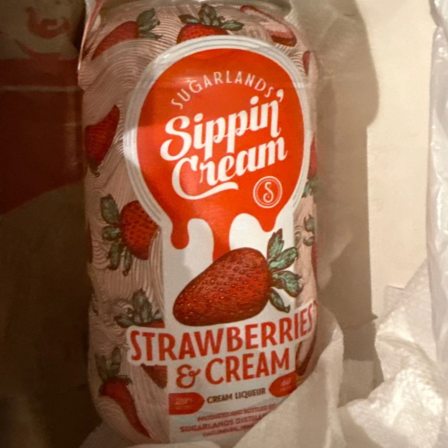 Sugarlands Strawberries & Cream Moonshine