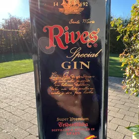 Rives Special Gin