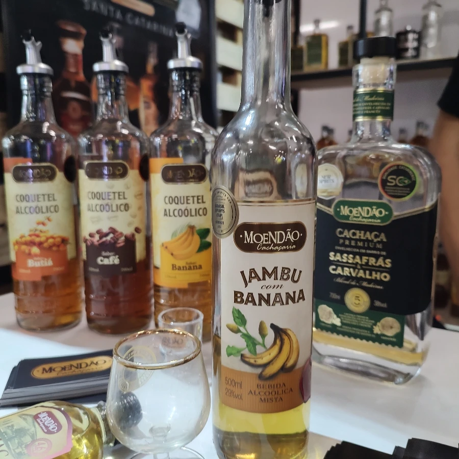MOENDAO JAMBU COM BANANA BEBIDA ALCOÓLICA MISTA