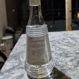 Tsipouro with anise-Katsaros