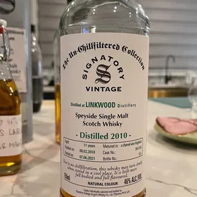 Signatory Vintage The Un-Chillfiltered Collection – Linkwood – 11 Years Old. Charred Wine Hogshead, 46% ABV