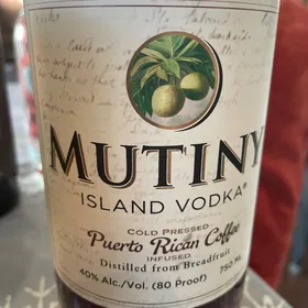 Mutiny Island Vokcs Peurto Rico Rum
