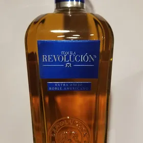 REVOLUCIÓN EXTRA AÑEJO