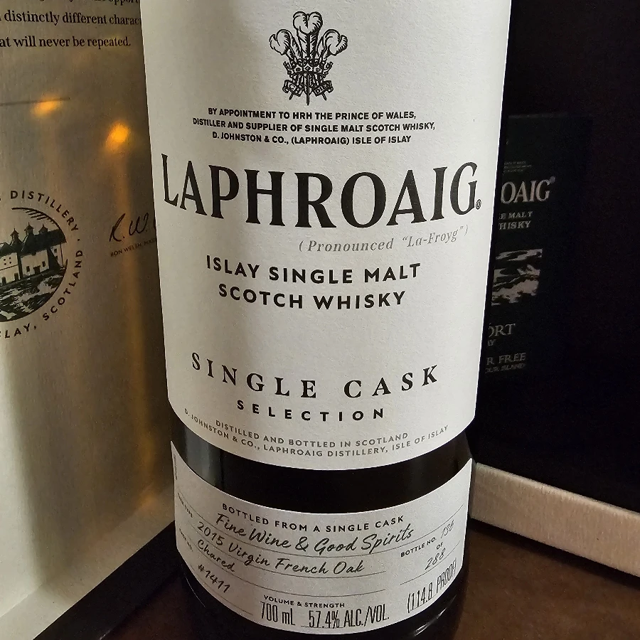 Laphroaig Single Cask (Fine Wine & Good Spirts)