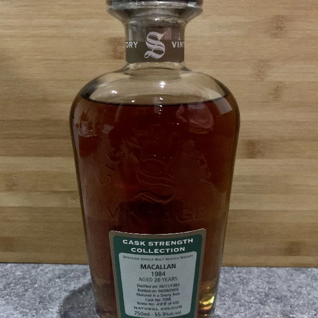 Macallan 1984 Signatory Vintage 20yo Cask Strength