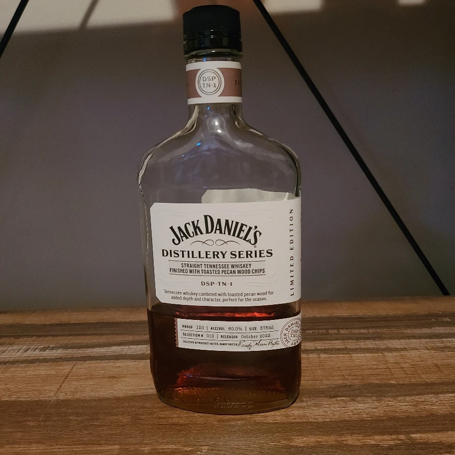 Jack Daniel's Distillery Series Finished with Pecan Wood Chips