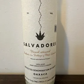 Salvadores Mezcal con Pechuga y Mole Coloradito