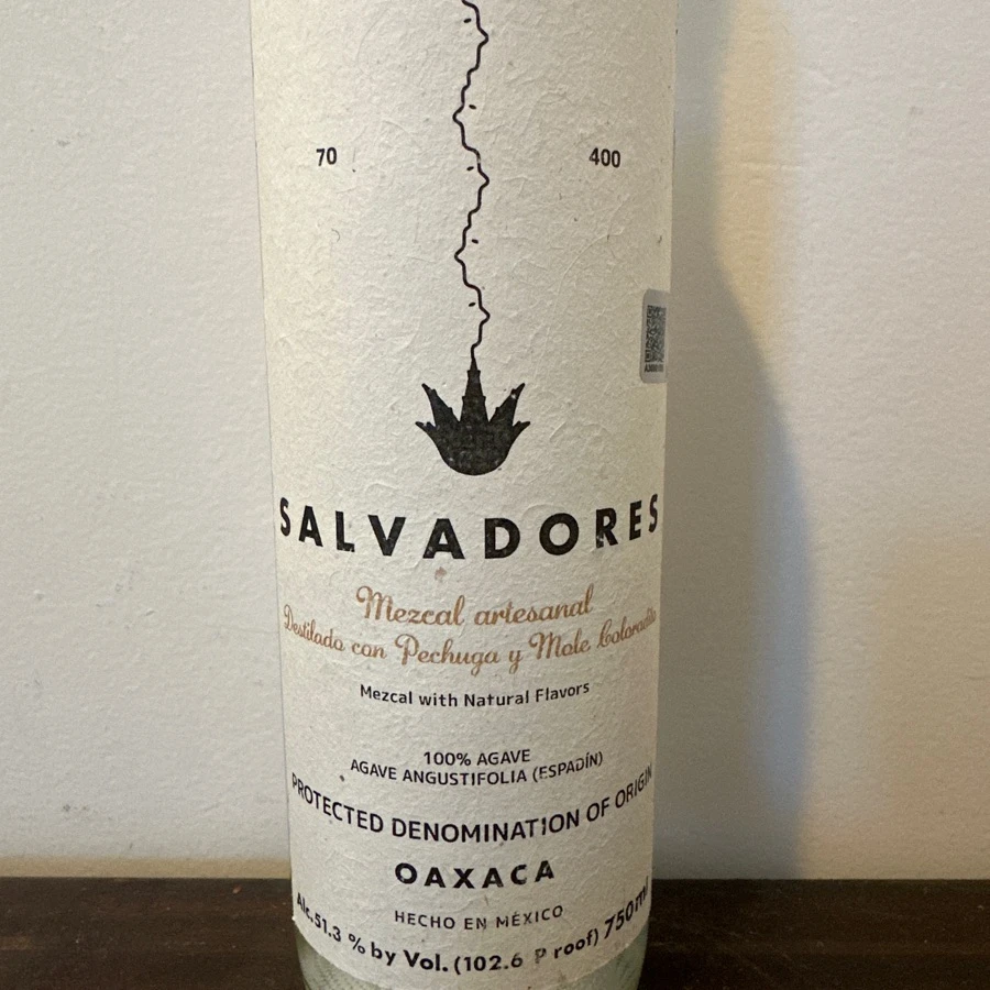 Salvadores Mezcal con Pechuga y Mole Coloradito