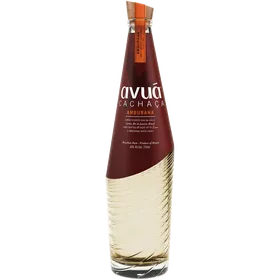Avuá Amburana Cachaça