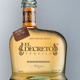 El Decreto Tequila Añejo