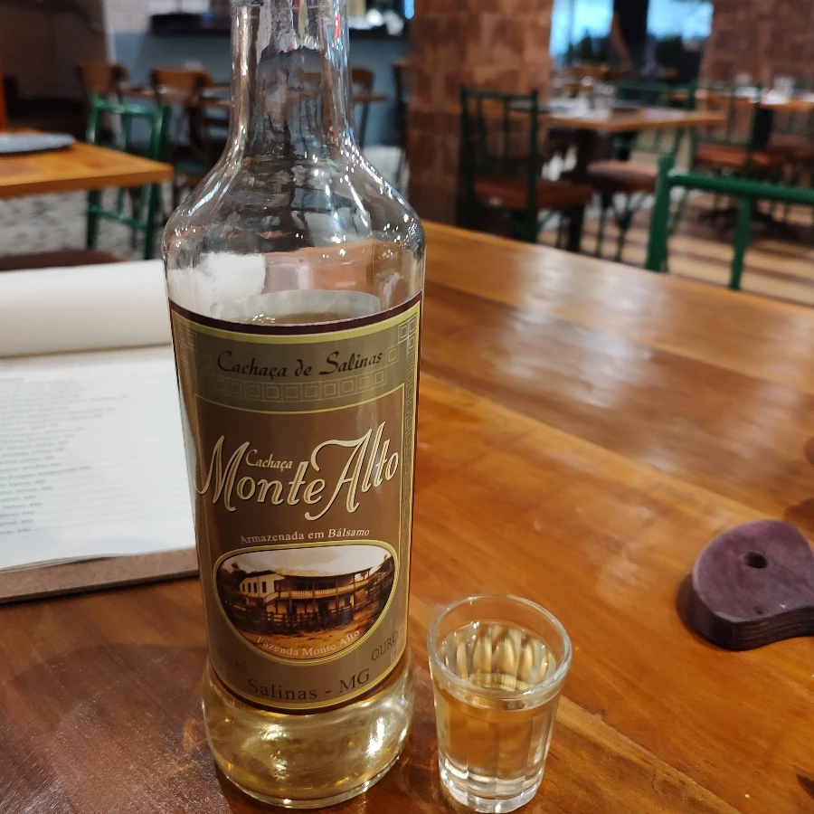 CACHAÇA MONTE ALTO OURO BÁLSAMO