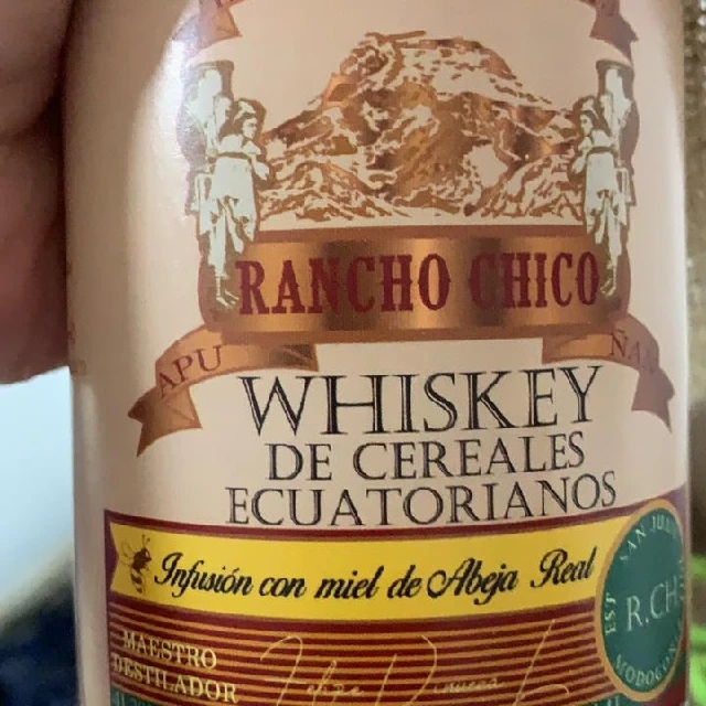 San Juan de Modogoñez, whiskey de varios cereales con infusión de miel.