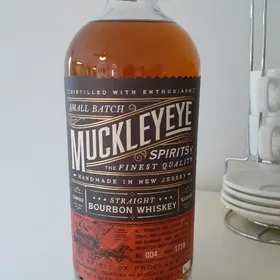 Muckleyeye Straight Bourbon Whiskey
