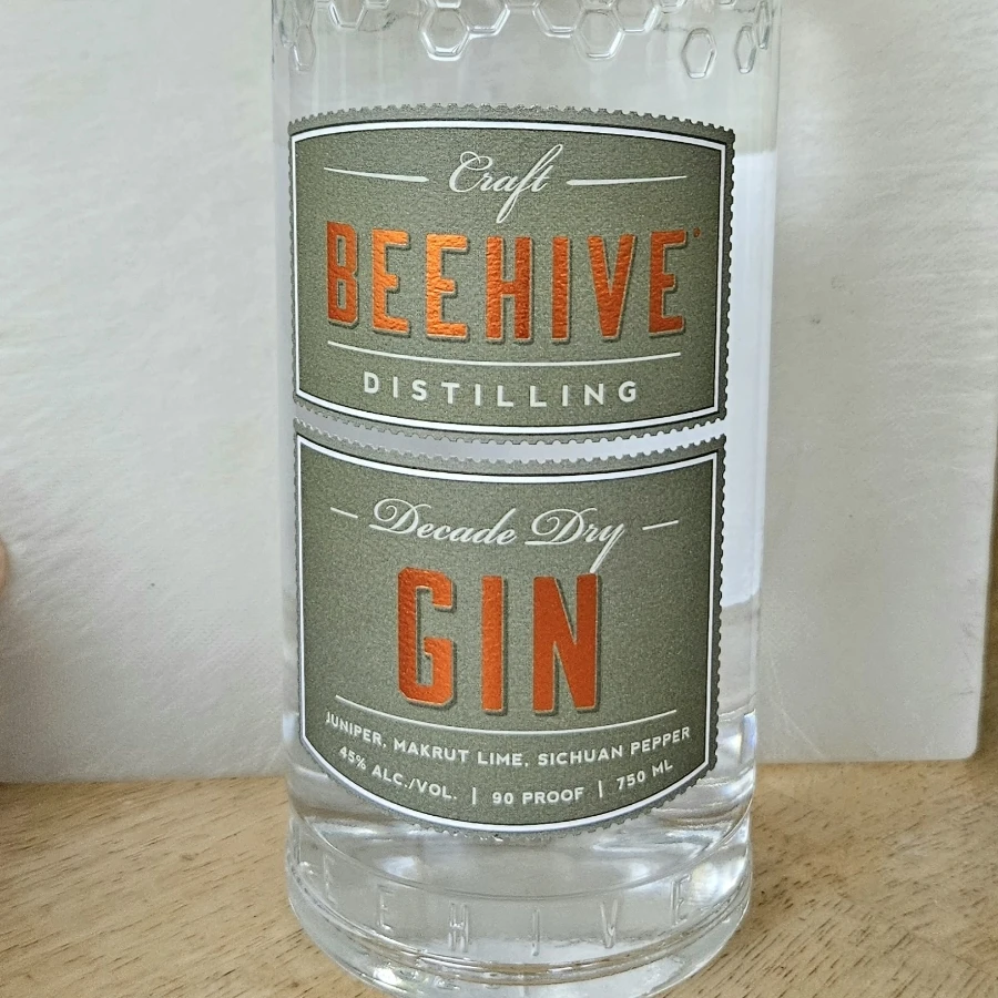 Beehive Distilling, Decade Dry Gin