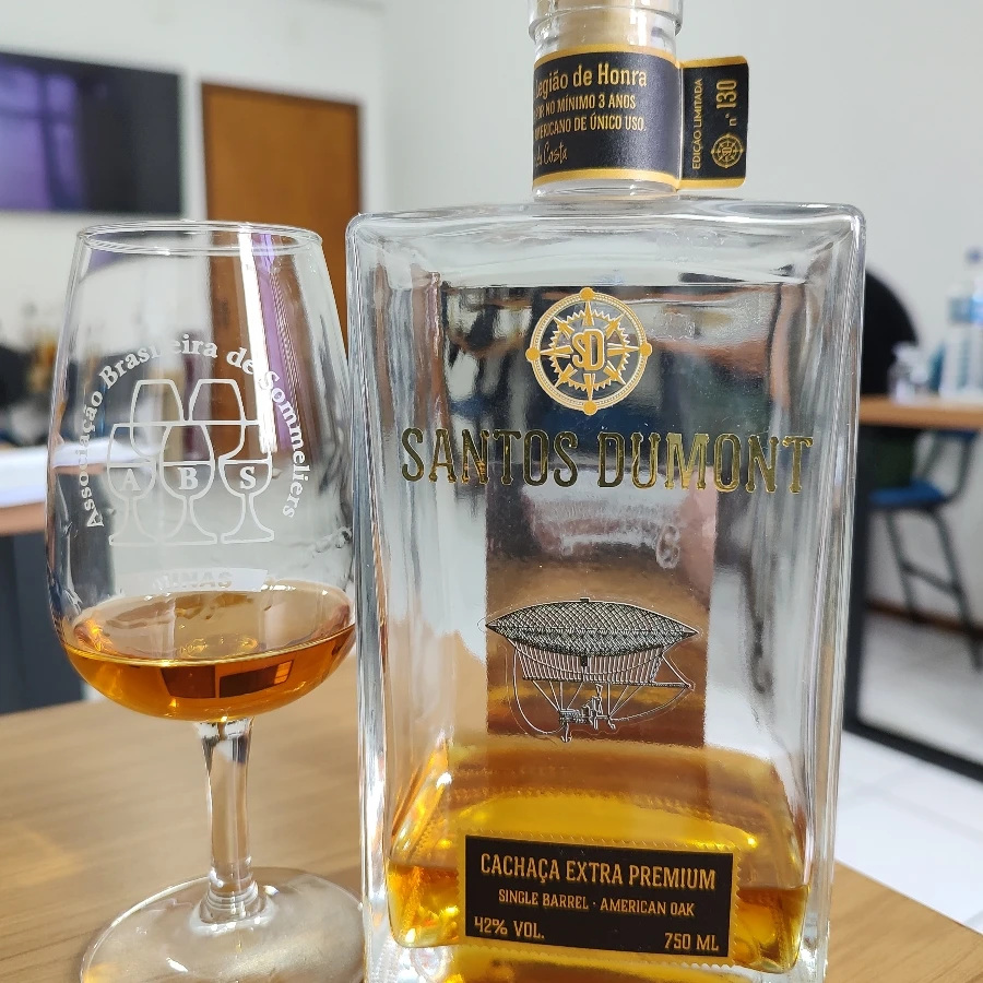 CACHAÇA SANTOS DUMONT EDIÇÃO LEGIÃO DE HONRA EXTRA PREMIUM SINGLE BARREL AMERICAN OAK