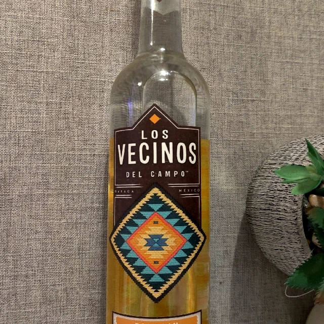 Los Vecinos Del Campo Mezcal Artesanal