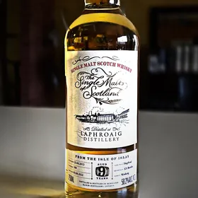 Single Malts of Scotland Laphroaig 9 year old Cask Strength 2013