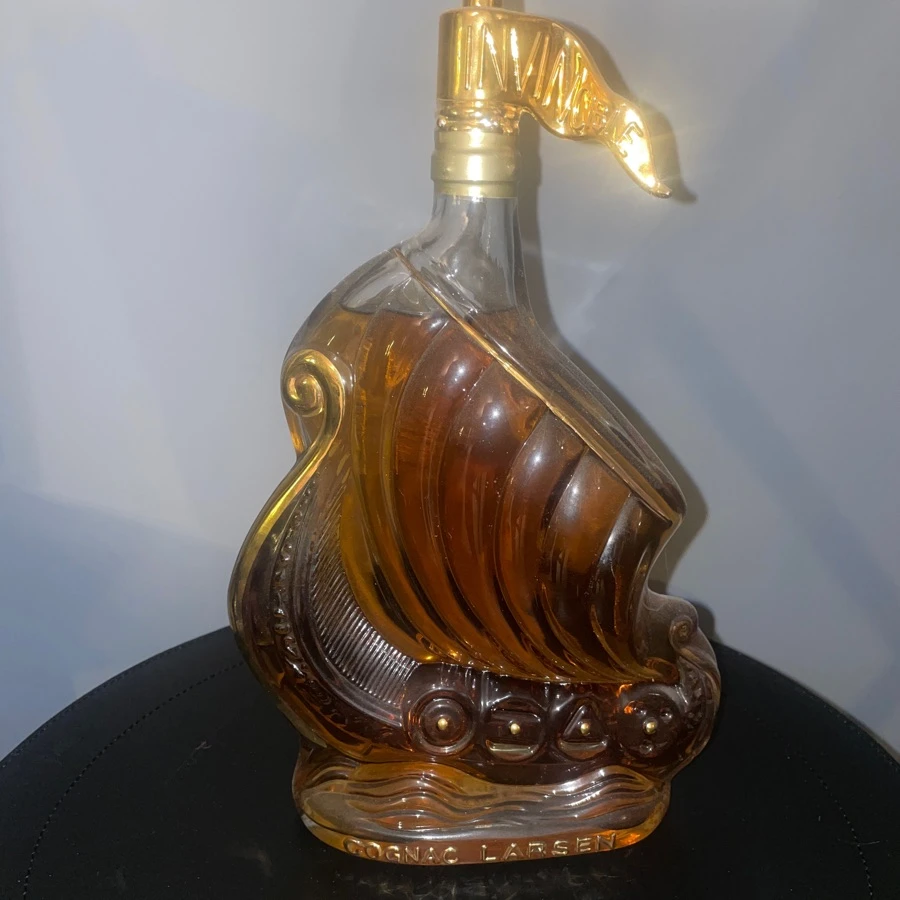 Larsen Fine Cognac Seilet