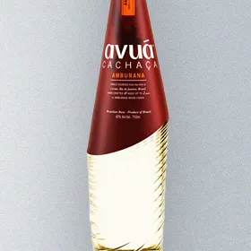 Avuá Amburana Cachaça