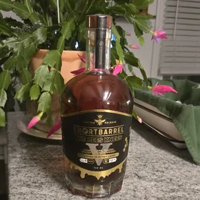 Shortbarrel the Bees Knees -double barrel toasted straight bourbon