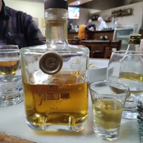 CACHAÇA VELHO AROEIRA GOLD 6 ANOS CARVALHO FRANCÊS
