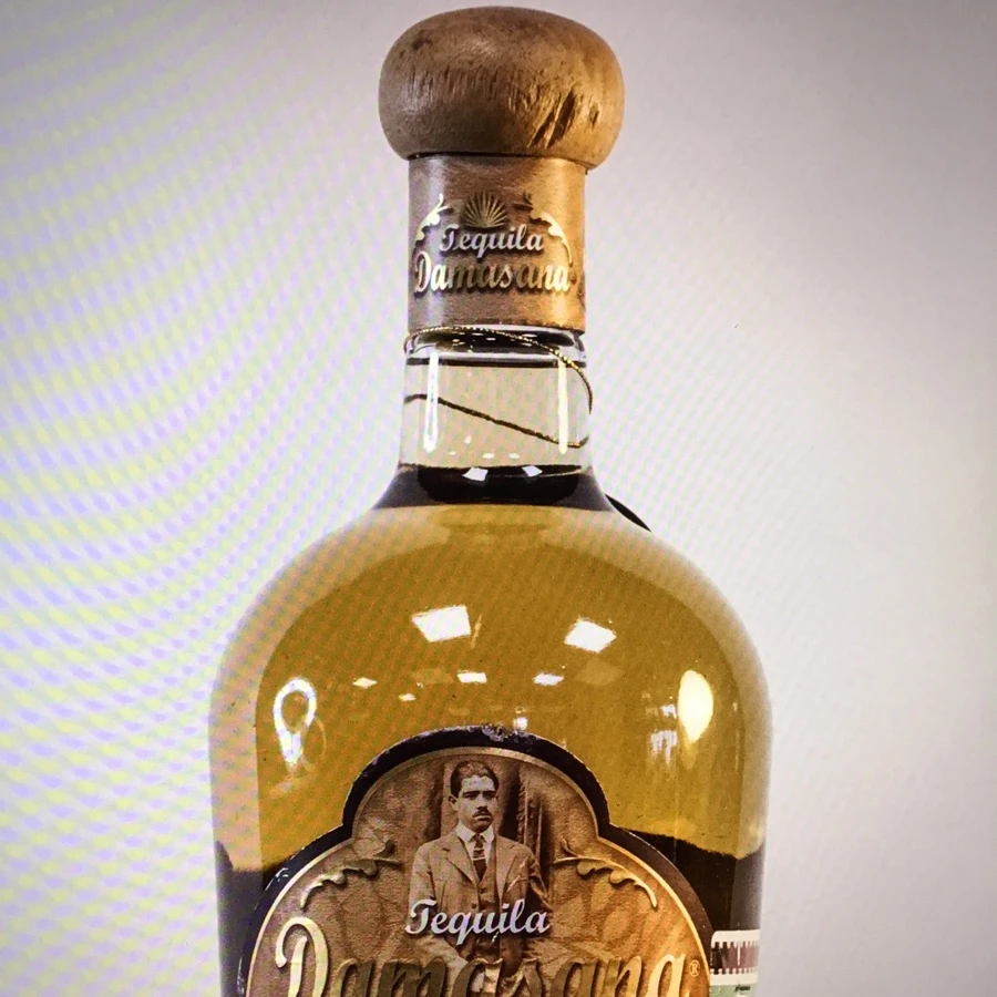Damasana Añejo