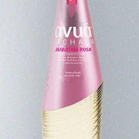 Avuá Jequitibá Rosa Cachaça