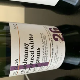 Chardonnay flavoured white wine gums G1.16 (SMWS)