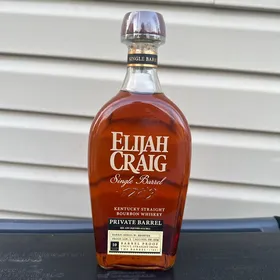 Elijah Craig Single Barrel (Bel Air Liquors - Barrelled 04/12/2012)