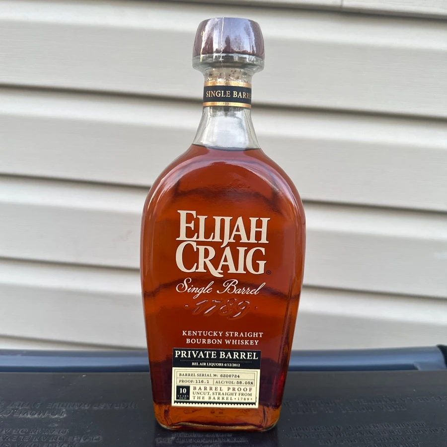 Elijah Craig Single Barrel (Bel Air Liquors - Barrelled 04/12/2012)