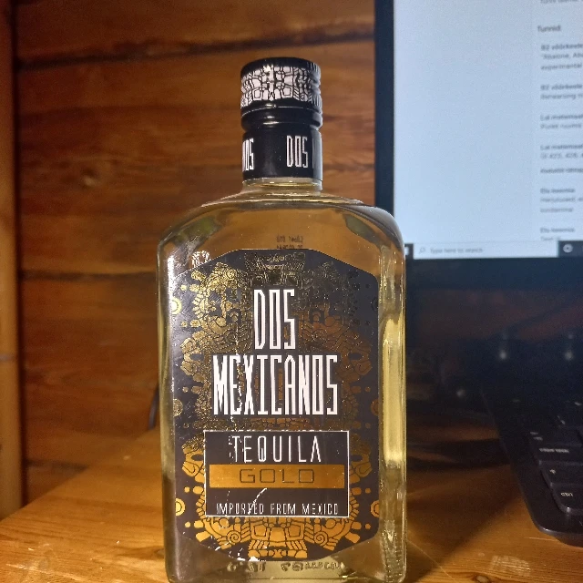 Dos Mexicanos Gold Tequila
